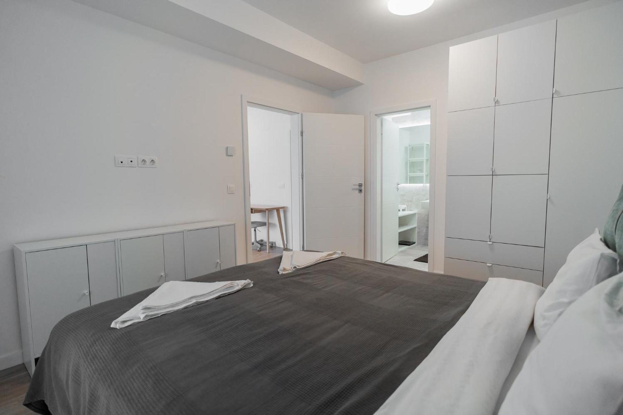 Lagoon Park Apartments With Beach View Boekarest Buitenkant foto