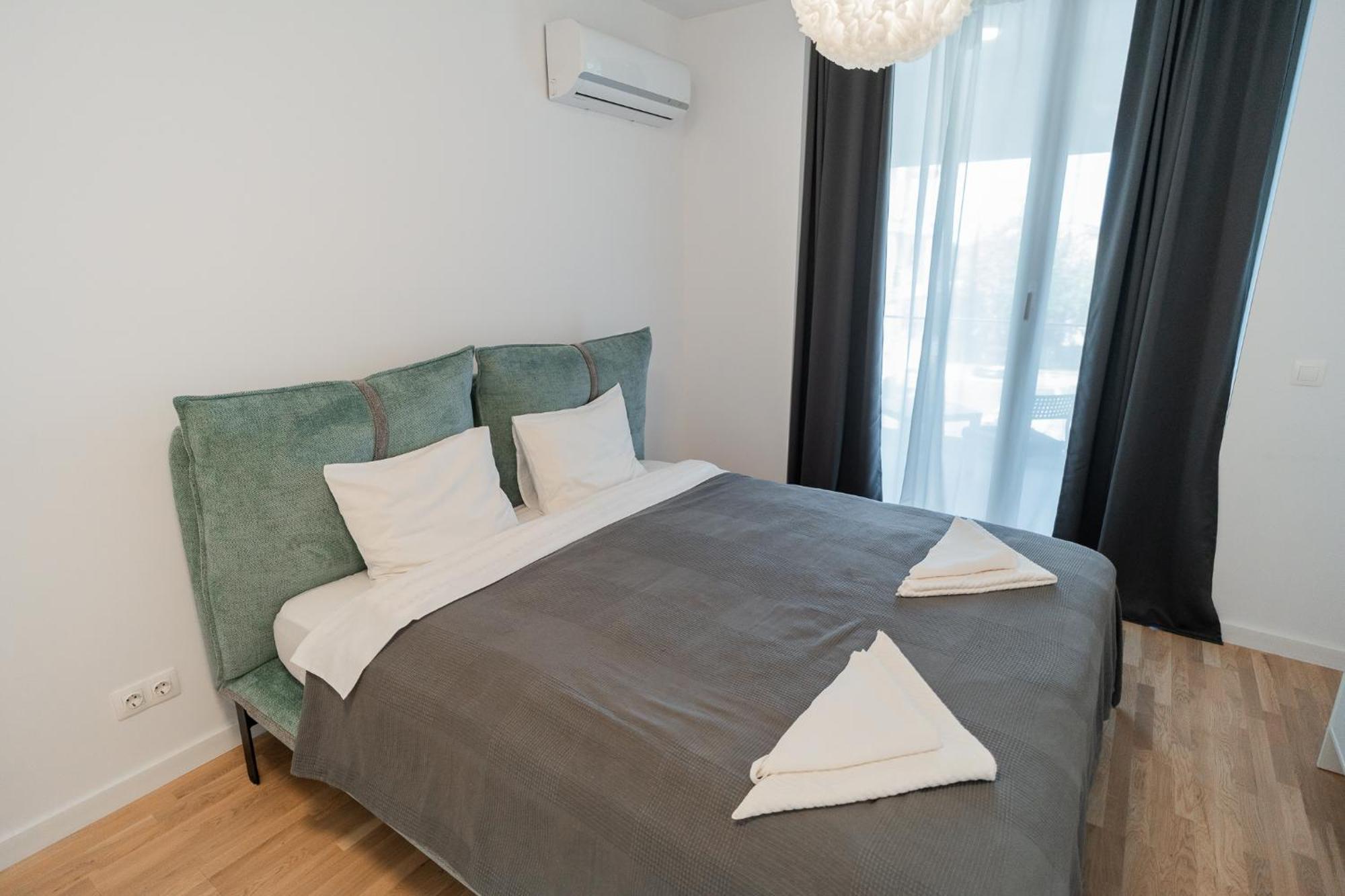 Lagoon Park Apartments With Beach View Boekarest Buitenkant foto